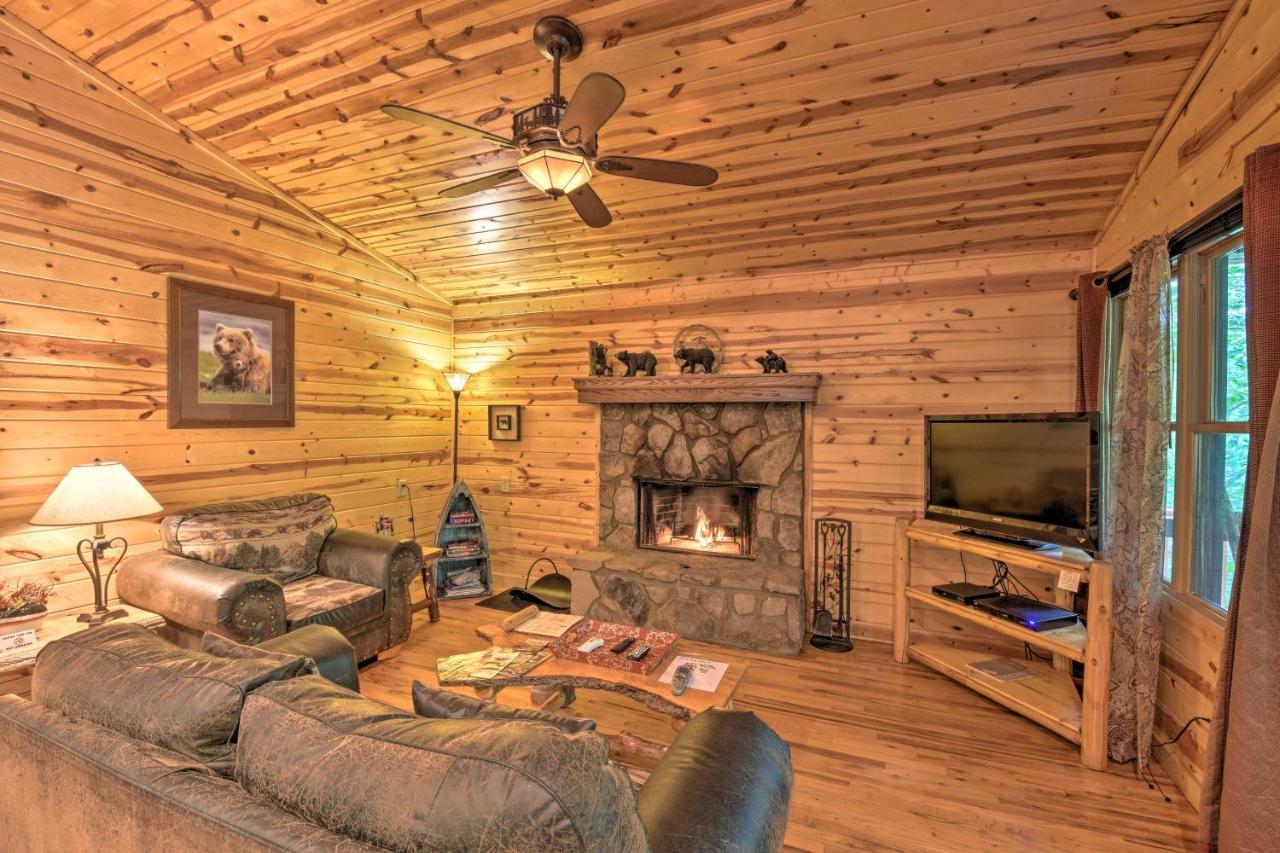 The Honeybee Cabin With Private Porch And Hot Tub Clarkesville 外观 照片